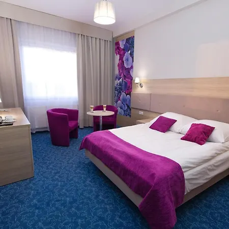 Alabaster Aparthotel 4*