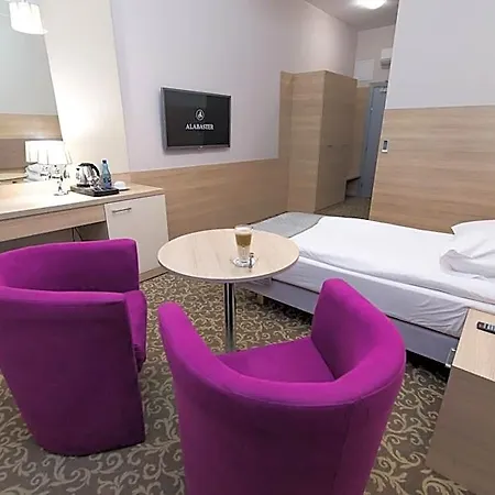 Alabaster Aparthotel 4*