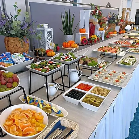Alabaster Aparthotel 4*